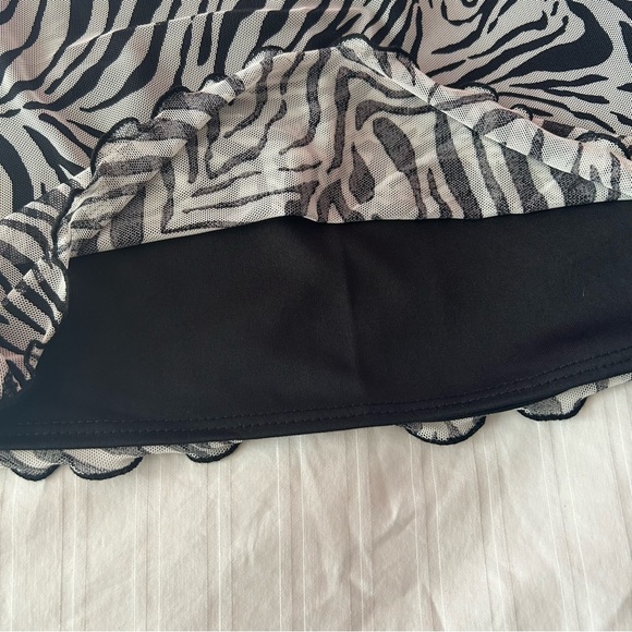 NWT urban outfitters mesh mini skirt - Picture 3 of 4